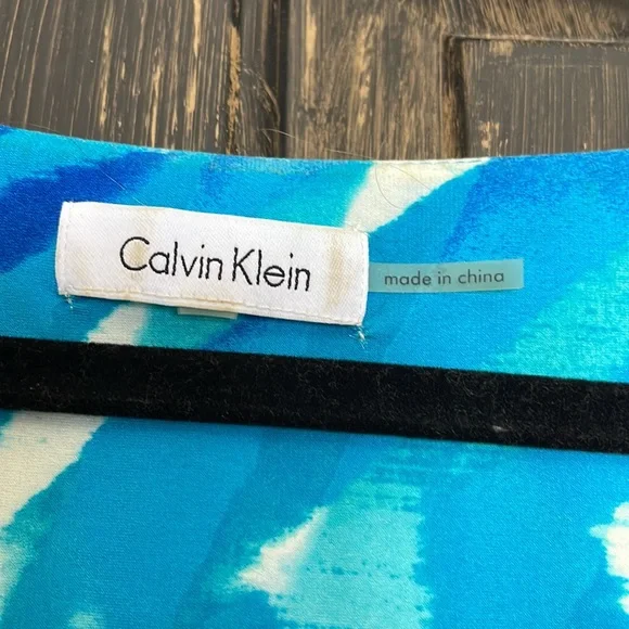 Top - Picture 2 of 4